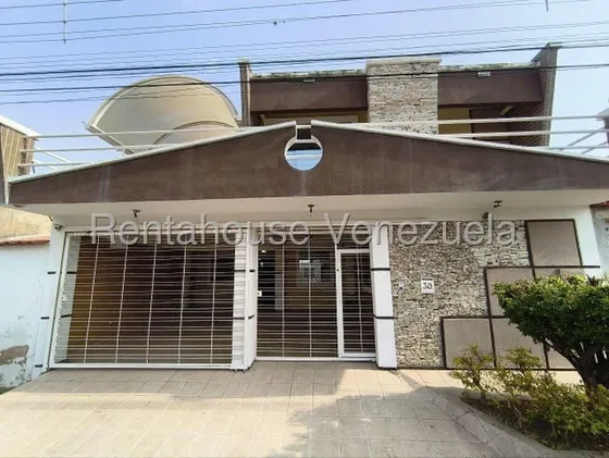 Hermosa Casa En Alquiler Urb. La Mantuana (jbra)