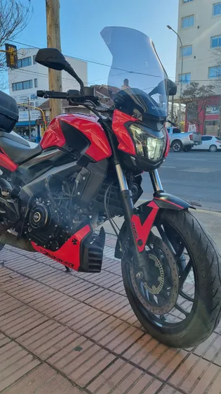 Dominar 400 Año 2019 U$s 4800 Km 24300 !!!