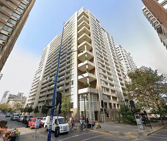 Depto. 1305, 2 Dormitorios, 2 Baños, Metro Moneda