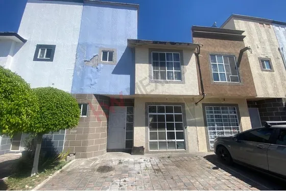 Casa En Venta En Hacienda La Gloria De 3 Recamaras Para Remodelar