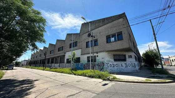 Galpon En Venta De 8.400 M2 Totales De Los Cuales 6.500 M2 Son Cubiertos - Avellaneda