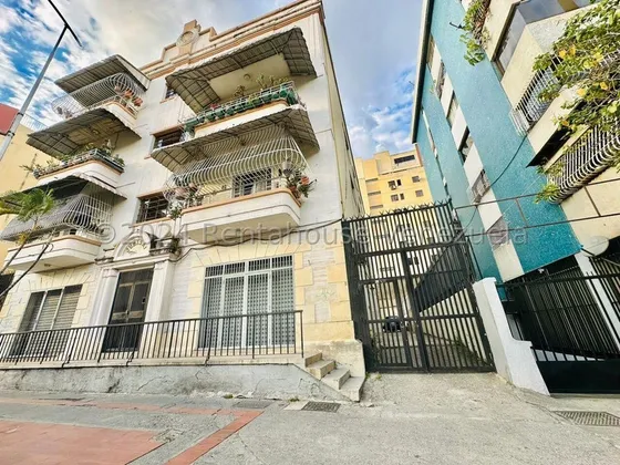 Se Vende Bello Apartamento En La Avenida Victoria Mls 24-17834