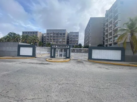 Apartamento Ubicado En El  Conjunto Residencial  La  Orquidea, En La Urbanizacion Maneiro. Ic-00514