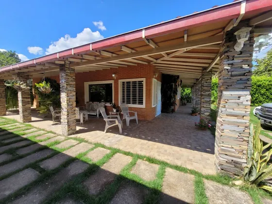 Casa En Venta En El Safari Carabobo 220840 Lz