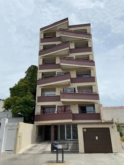 Alquiler De Departamento 1 Ambiente Sáenz Peña Cochera Opc
