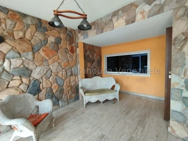 Diana C. Vende Espectacular Casa En El Bosque Valencia Rc-dc 25-1649
