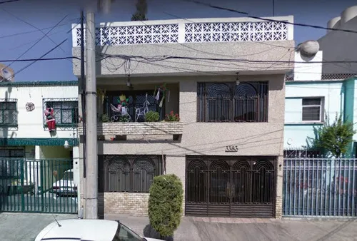 Casa En Venta En Col. Obrero Popular, Azcapotzalco, Cdmx,  / Recuperacion Bancaria Laab2