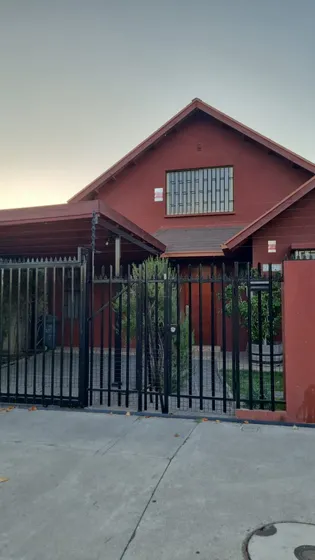 Casa Amplia En Arriendo, La Laguna 18925, Cond. La Pradera