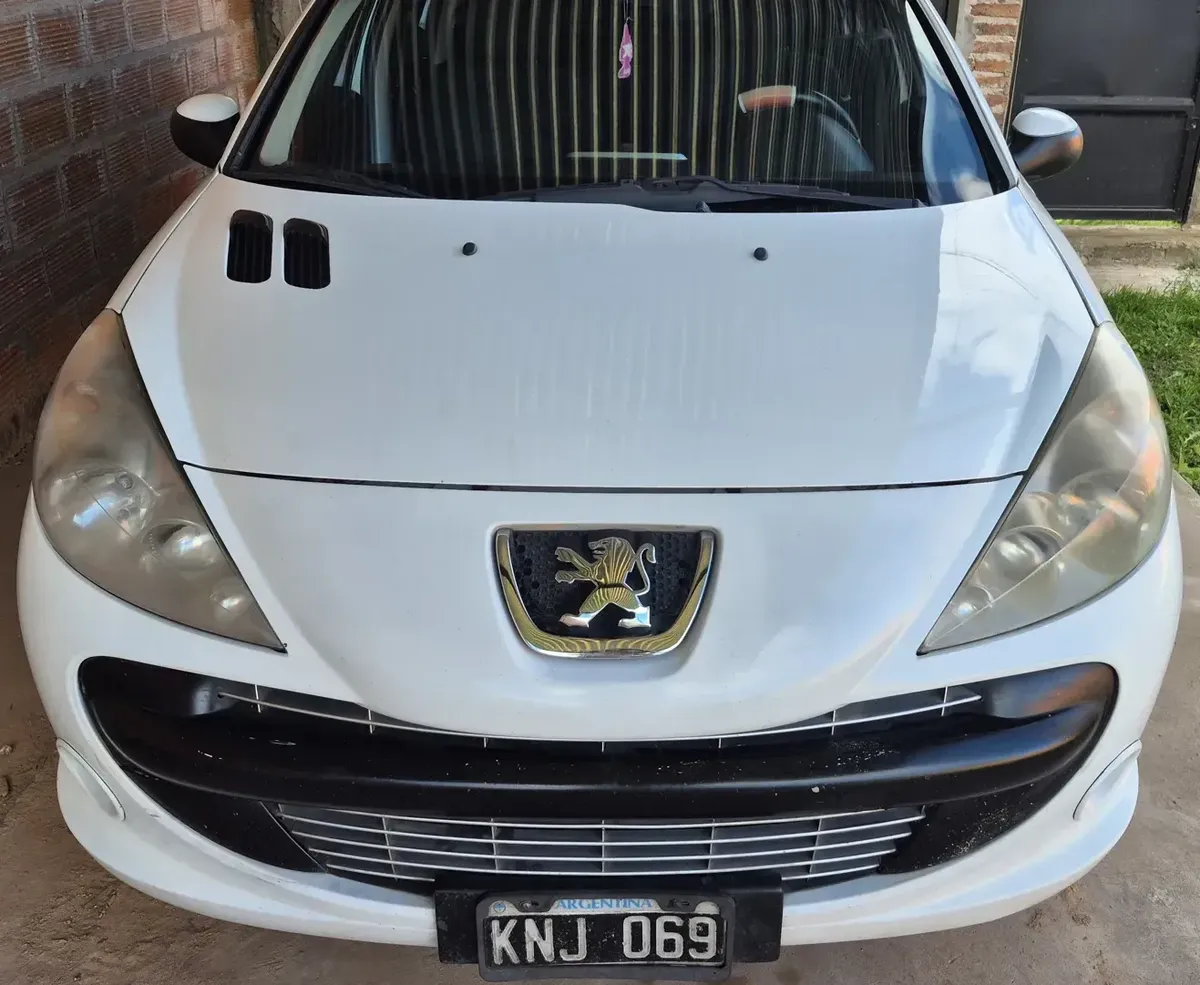 Peugeot 207 1.4 Sedan Xs