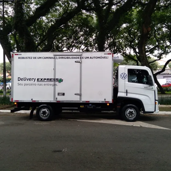  Baú Isotérmico Para Vw/ford/iveco/3/4 Ano 2022 C/máquina