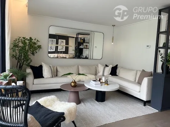 Casa En Venta De 4 Dorm. En Las Condes