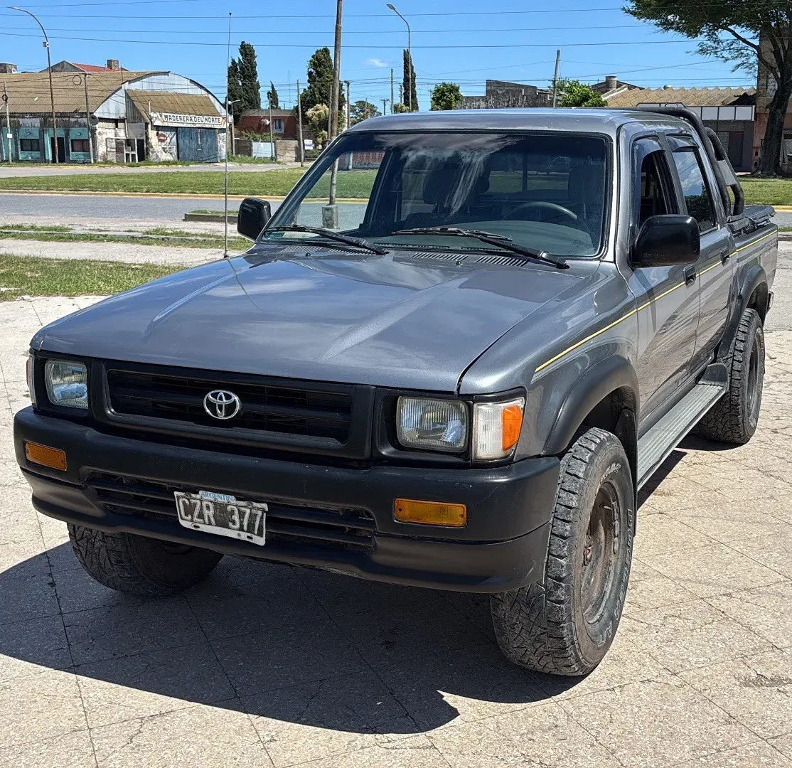 Toyota Hilux Pick-Up 2.8 Dlx 4x4