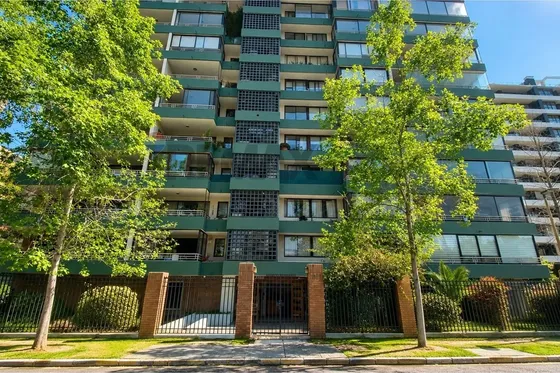 Departamento En Venta Las Condes Medinacelli / Colon
