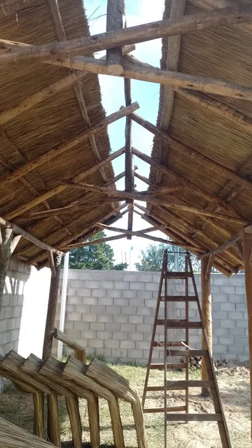 Quinchos De Paja Y Sombrillas