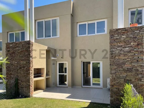 Casa Duplex En Venta En El Palmar Nordelta Con 3 Dormitorios