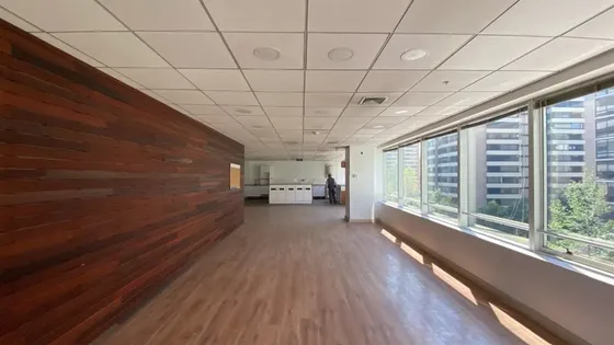 1.215 M2 Oficina Habilitada El Golf