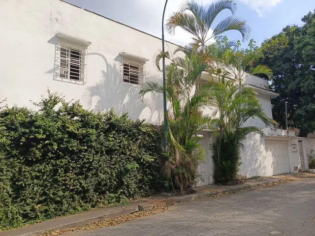 Casa De 434m2 En Venta La Florida