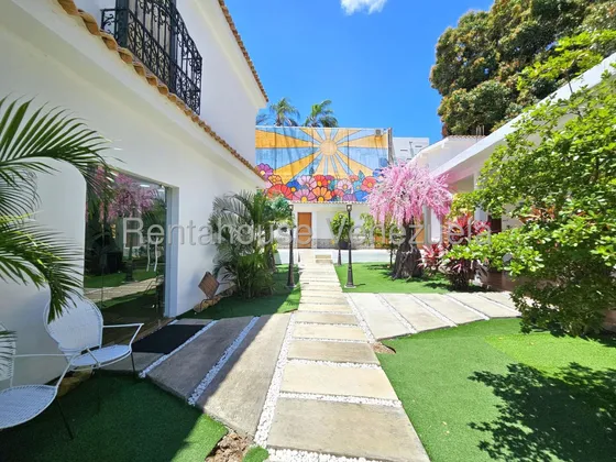 Dennymar, Vende Espectacular Casa Quinta En Exclusiva Zona Del Este De Barquisimeto Muy Moderno Y Amplio Atractivo B5a20689                                                                             