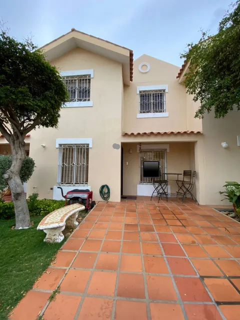 Cv-1523 Zona Norte Townhouse Villa Puntarena Av. Fuerzas Armadas