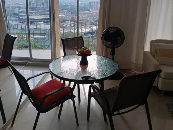  Apartamento Amoblado En Arriendo Ubicado En El Poblado Sector San Diego  (26917).