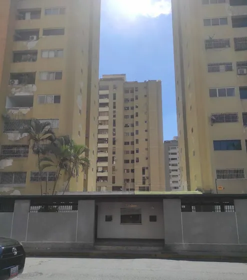 En Alquiler Un Gran Apartamento En La Urbanización Guaicay. Aa Solo Cliente Directo