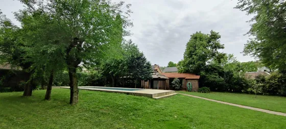 Casa Con Extensa Pileta