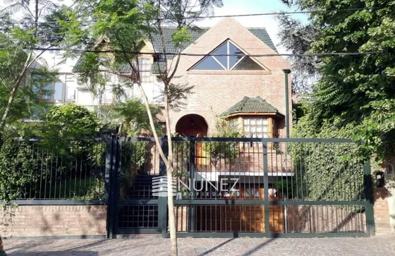 Venta Casa  5 Ambientes Bernal
