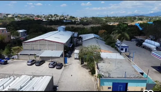 Vendo Tres Naves 7,489 M2, En Santiago De Los Caballeros