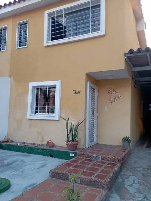 En Venta Bonito Towh  House En Vista Dorada - Guatire