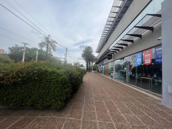 Venta Local Comercial En Barrio Cerro De Las Rosas