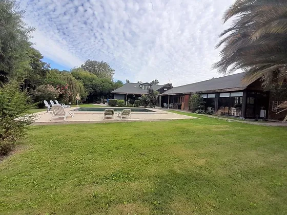 Lado De Colegio San Felipe Diacono