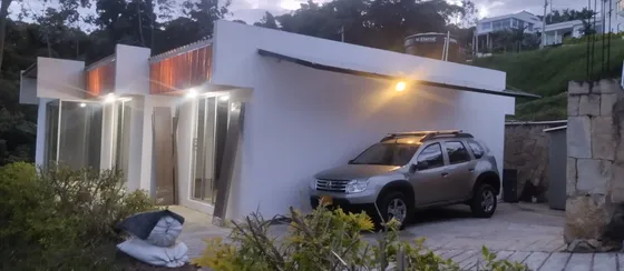 Arriendo Casa Tres Habitaciones Dos Baños, Parqueaderojacuzz