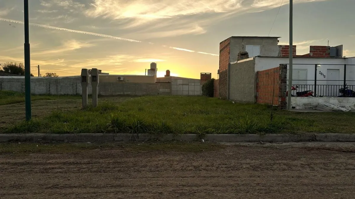 For Sale / Lot / Developing Neighborhood / Rafaela