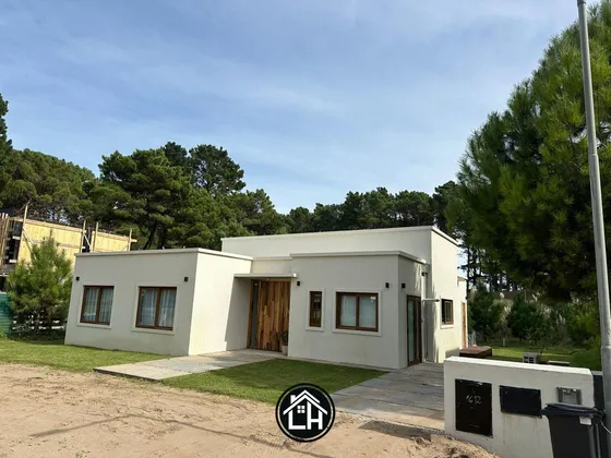 Casa En Venta En Barrio Pioneros