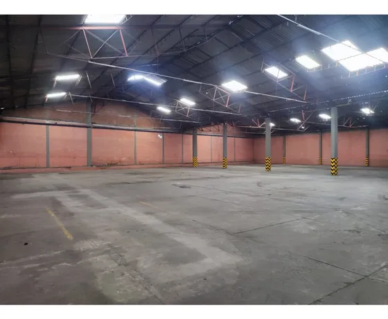 Bodega De 7.200 M2 En Arriendo, Montevideo