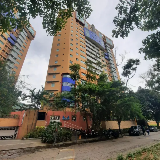 Apartamento En Alquiler,  Sin Amoblar,  Conjunto Res Portales Shalimar, Urb La Trigaleña, Valencia, Edo Carabobo. Nereida Rosales
