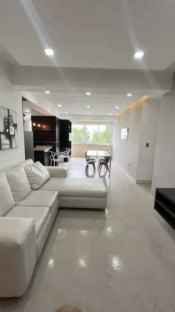 Apartamento En Venta Valles De Camoruco Valencia. Con Vista, Piscina, Pozo Y Planta Parcial, Con Vigilancia Privada, Cercano A Centros Comerciales Dapo