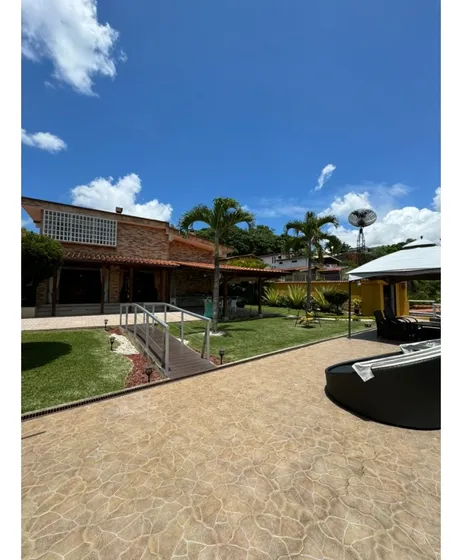 Se Vende Casa 738m² 3h+s/3b+s/ Lagunita Country Club