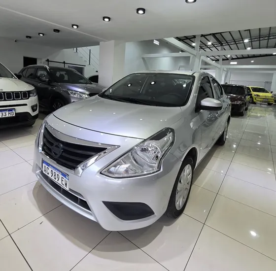 Nissan Versa 1.6 Advance At