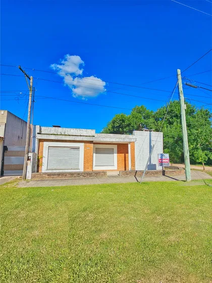 Solida Vivienda En Excelente Ubicacion, 3 Dormitorios, En San Jose, Colon, Entre Rios