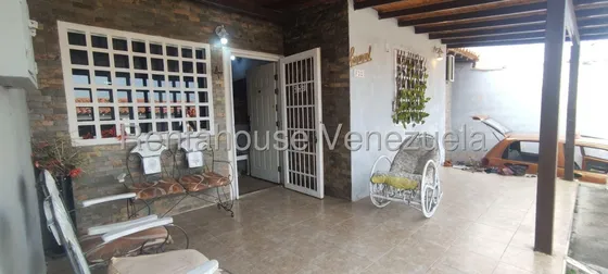 Casa En Venta Urb Horizonte Ubicado En Cabudare, Codigo 2 5 1 9 3 0 9, Mildred, Te Presento Esta Amplia Y Funcional, Perfecta Para Quienes Buscan Comodidad Y Armonia En Un Hogar Bien Distribuido 