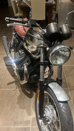 Guzzi V7 50 Aniversario