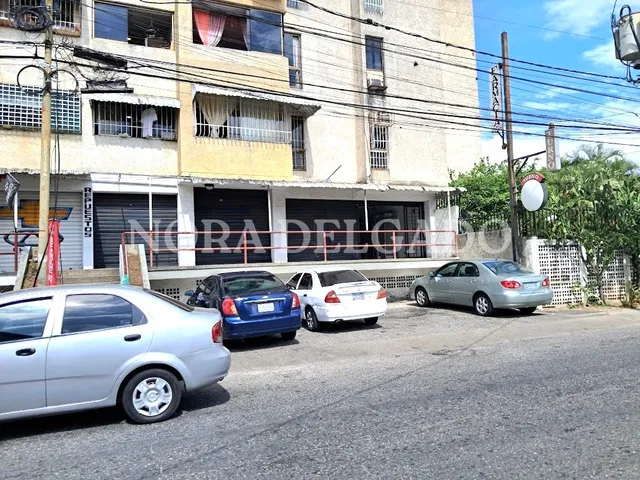 Local Comercial En Venta, Calle Zamora, Guatire, Edo. Miranda