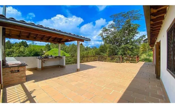 Espectacular Finca En Venta Rionegro Con Muy Buena Area De Terreno 