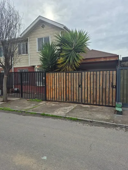 Casa Dos Pisos En Condominio Cerrado Maxima Seguridad