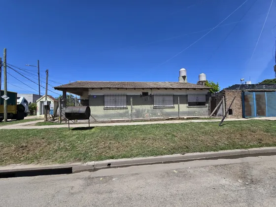 Casa En Venta En Jose C. Paz A 100 Mts De Joaquin V. Gonzalez Y 100 Mts De Julian Martel