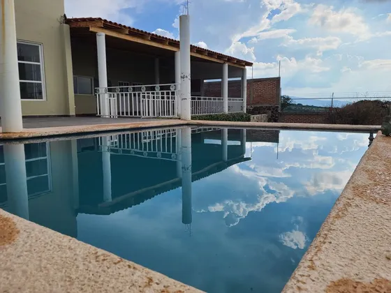 Hermosa Casa De Campo Con Alberca, Para Remodelar