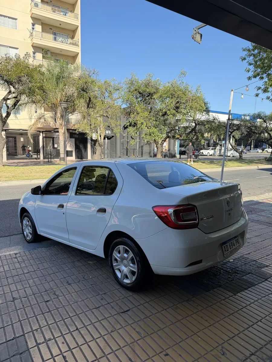 Renault Logan 1.6 Authentique 85cv521552095242496004