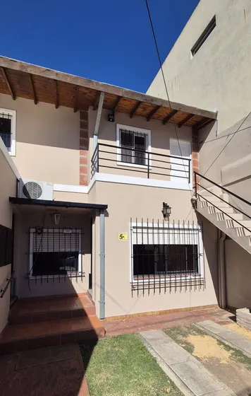 Casa En Alquiler En Jose Leon Suarez