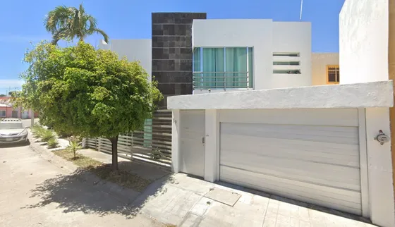 Casa De 2 Niveles Cerca De Coppel Y Bodega Aurrera
